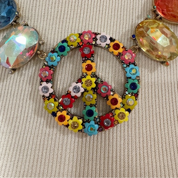 NWT Rare Betsey Johnson Peace Necklace - Picture 2 of 5
